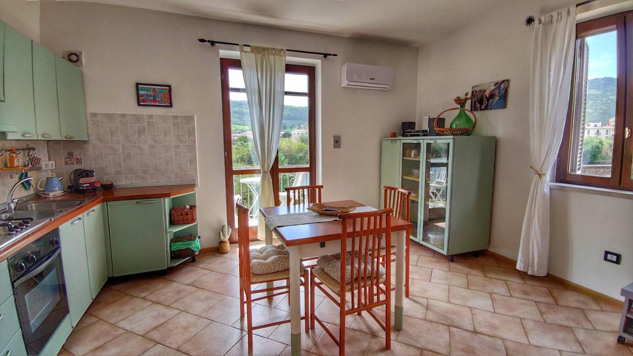 Temo River House Romantic Balcony And Peaceful Retreat In The Heart Of Bosa Exterior foto